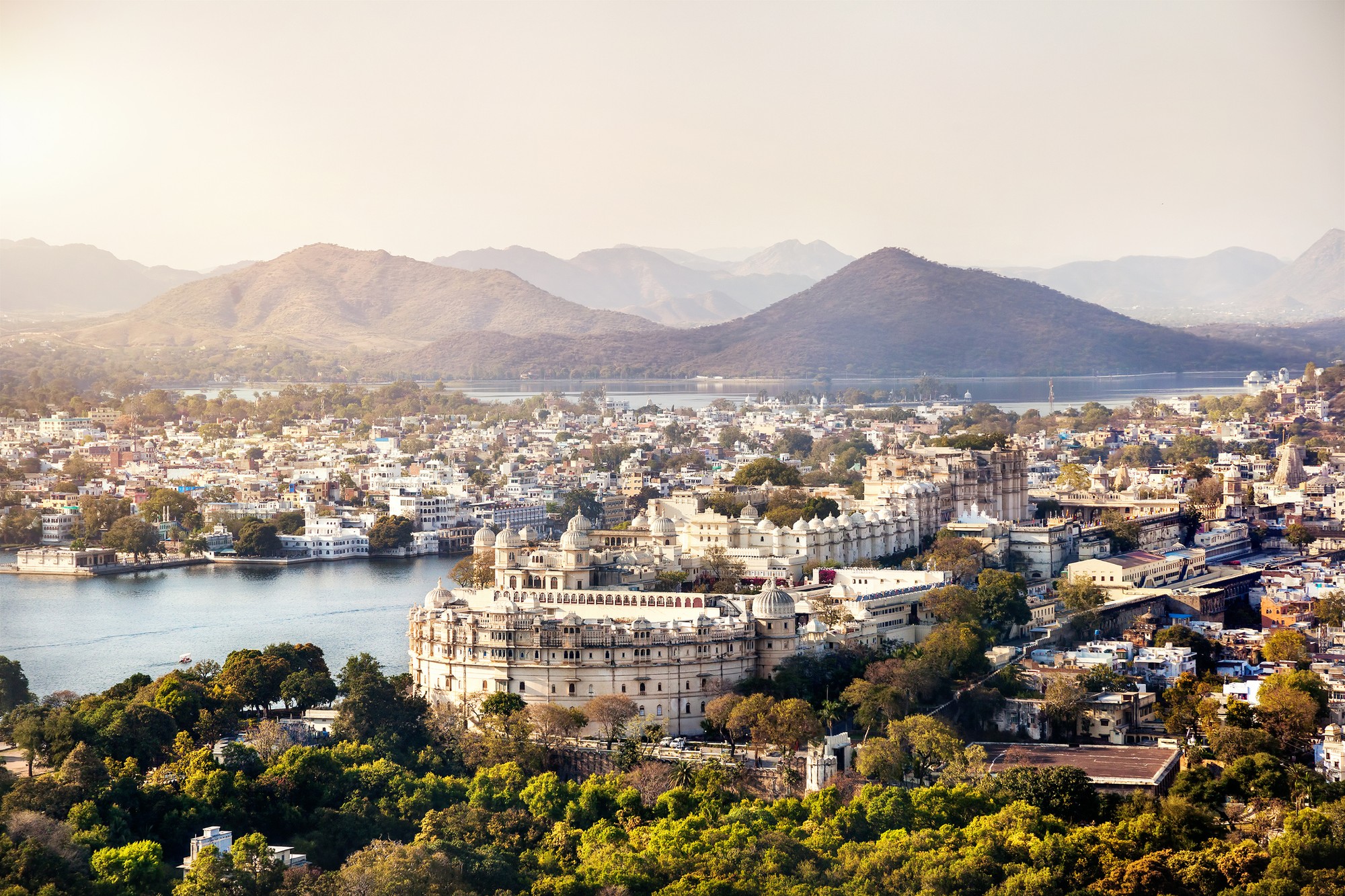 Udaipur zwischen Palast und Pichola 1